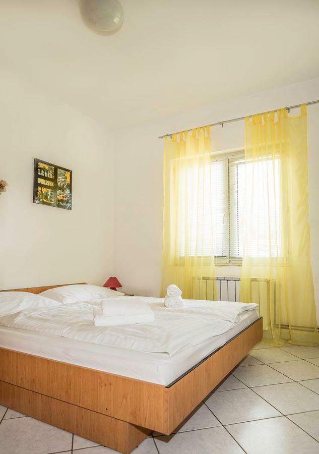 Apartments Tepavac Novi Vinodolski Exterior photo